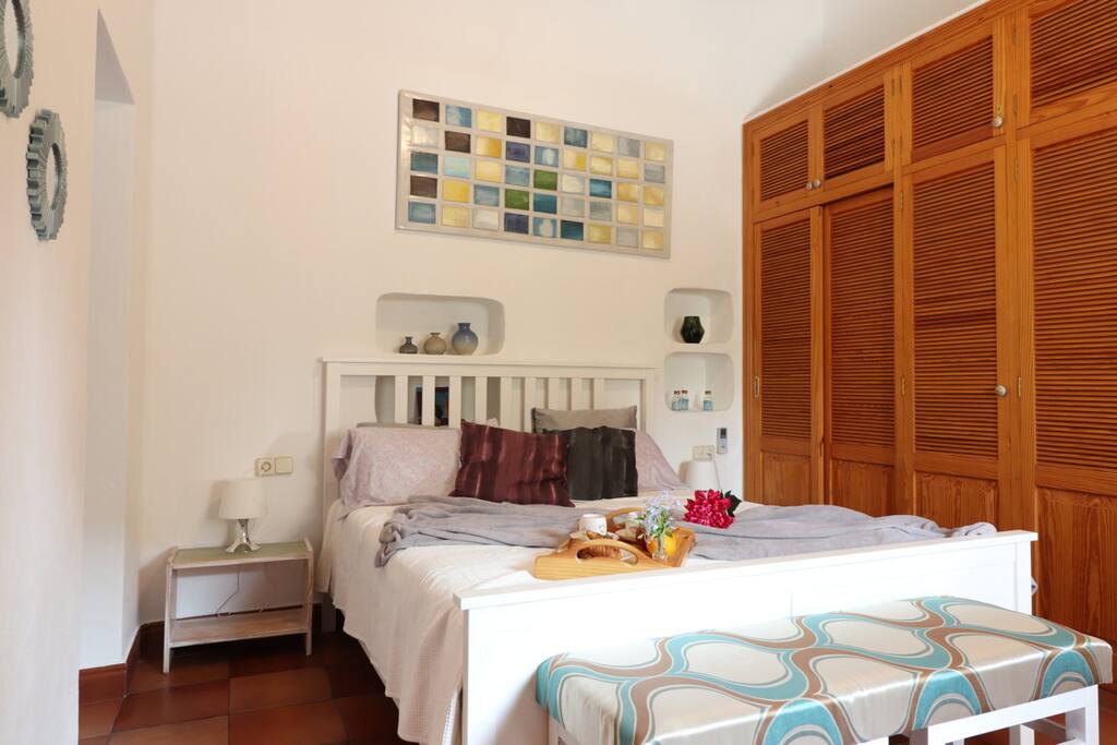 Dormitorio principal / Main bedroom / Hauptschlafzimmer