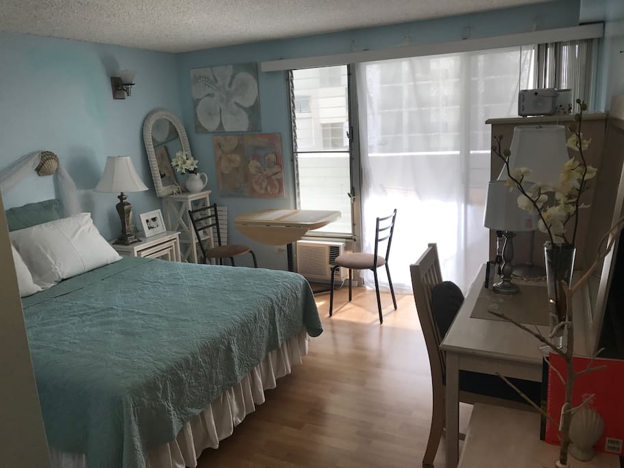 Spacious, light, comfortable studio