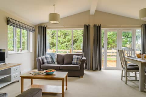 Top Airbnb: Sea Breeze Lodge, Croyde Coastal Retreats in Georgeham