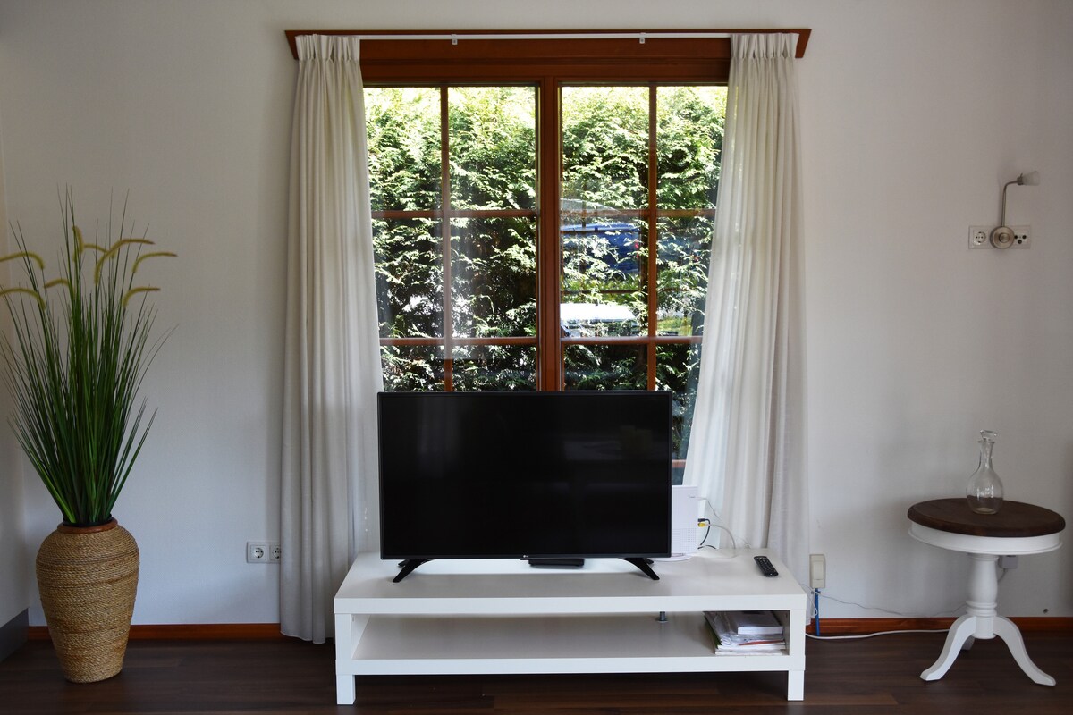 Top performing Airbnb: Beautiful Finnish bungalow in Beekbergen in Bosgebied Beekbergen Zuid