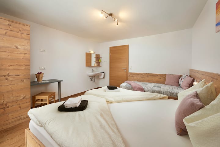 Chambre 3 avec 3 lits