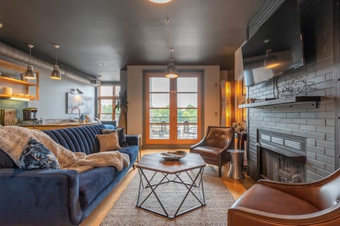 The Lux - Condo on Dickson St - Walk to UofA