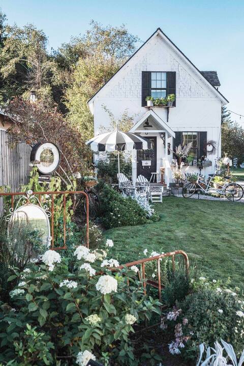 Ferndale Barndominium @ferndaleairbnb; tax inc.!