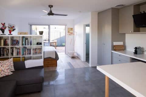 Successful Airbnb property: Studio @ 36 Close to the beach and to town! in Dunsborough