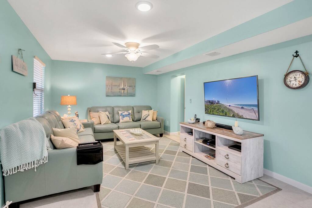 Watch the latest films on the flat screen TV in the main living area. Complimentary Wi-Fi provided.