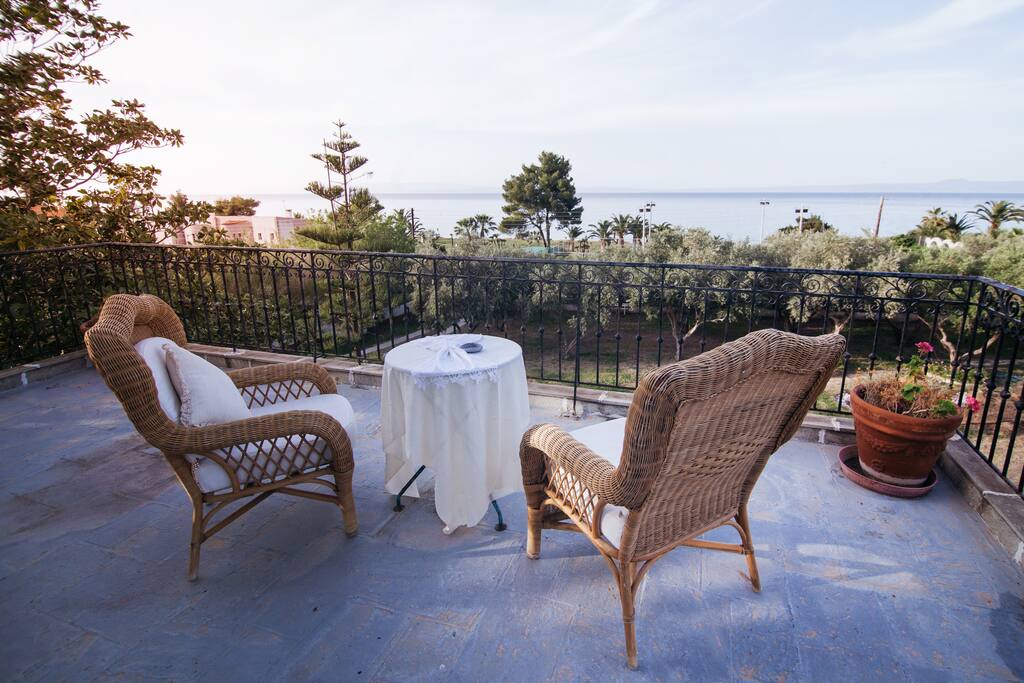 RELAX FROM THE BALCONY