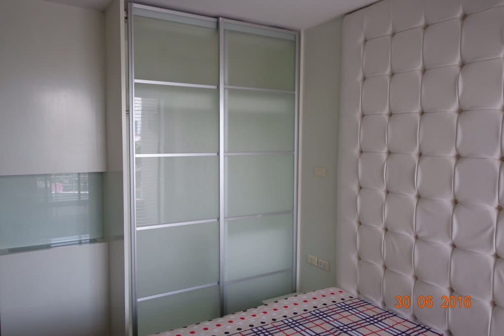 built in wardrobe