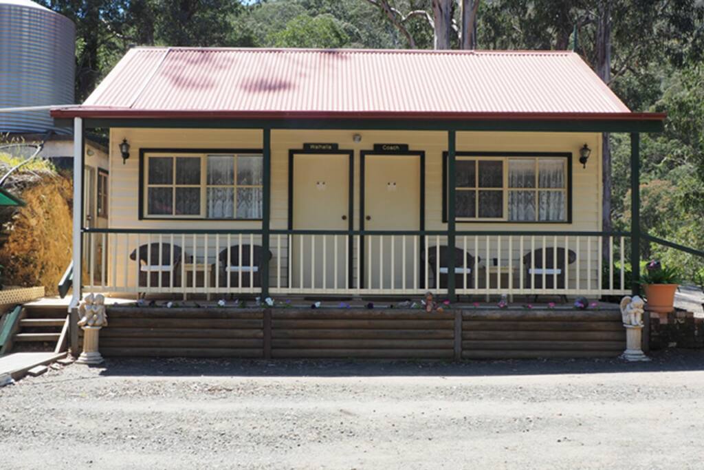 Two well appointed country rooms each with private ensuite.