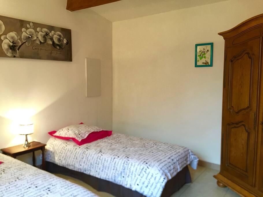 Chambre lits simples