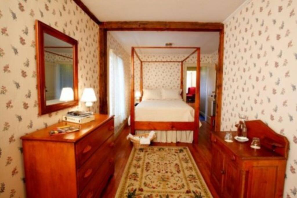 Room 305 with Full Bed