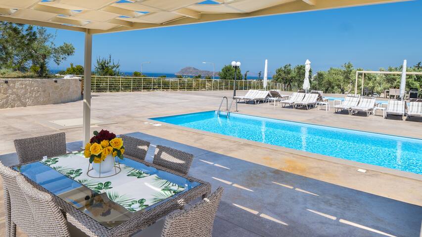 Liberty and Freedom private sea view villa,pools! gallery image 5