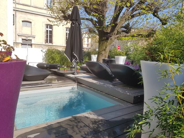 Lyon 4e Croix Rousse/ Maison-jardin 6/8 voyageurs gallery image 2