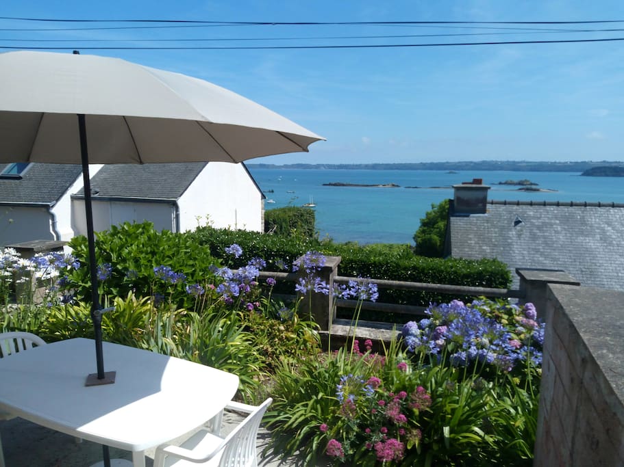Vue de la terrasse sur la baie de Paimpol