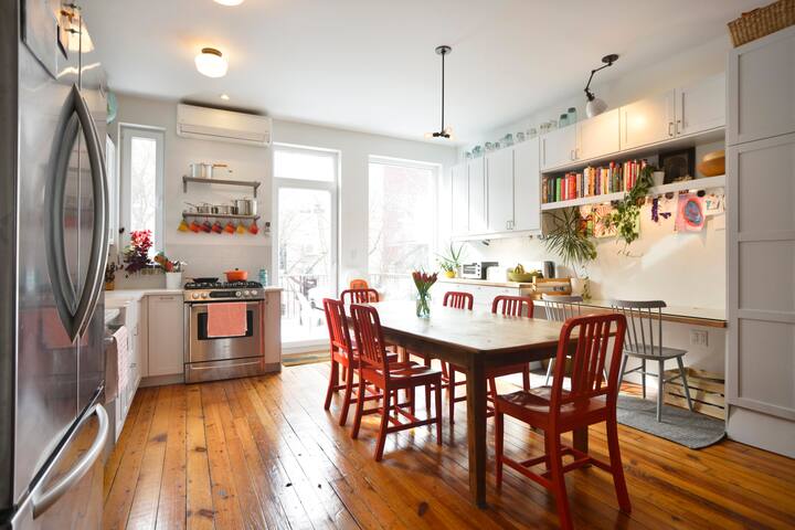 Tranquility & convenience in Bklyn gallery image 4