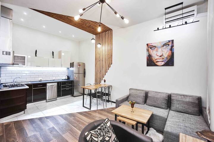 HeartOfCity.7MinDeribasovskaya&NearToBeach