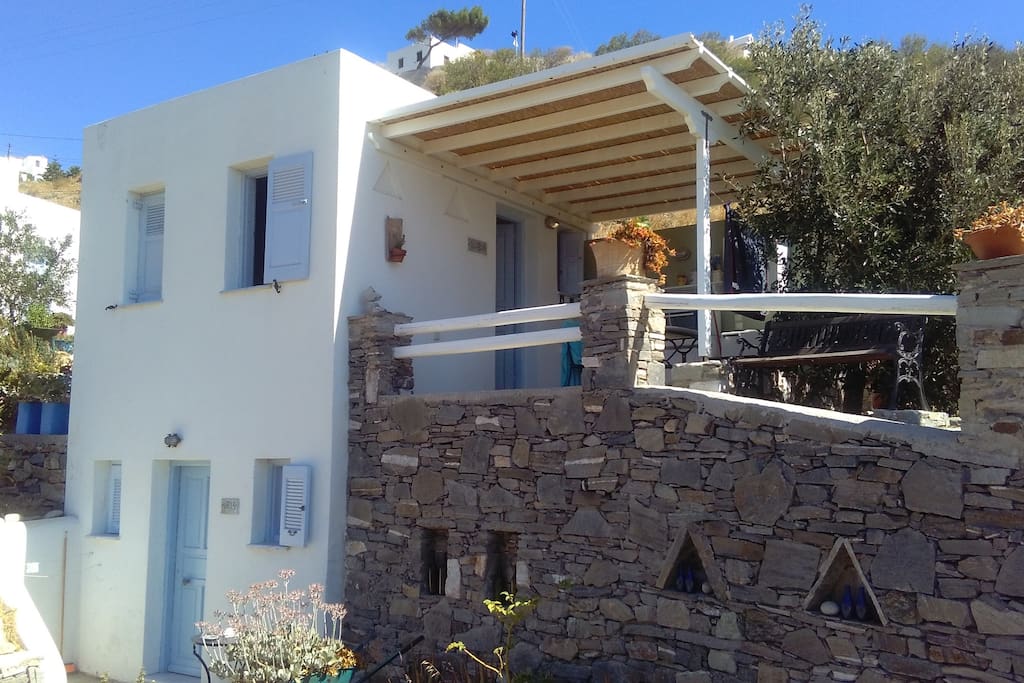  Traditional House Serifos Apartments for Rent in 