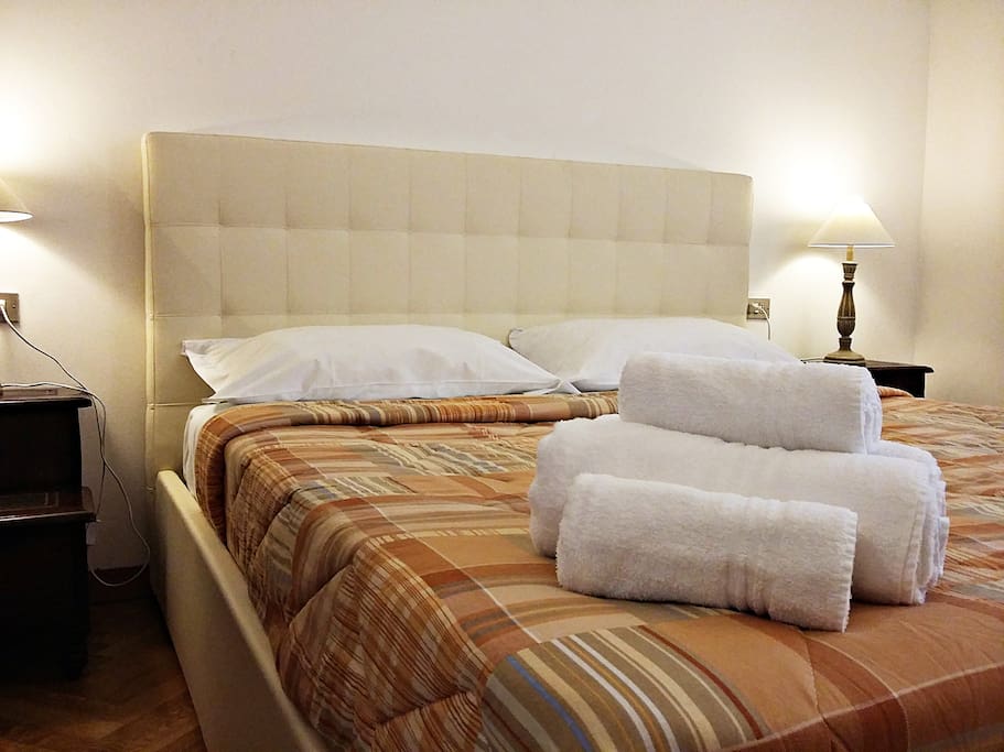 Bedroom with a king size bed