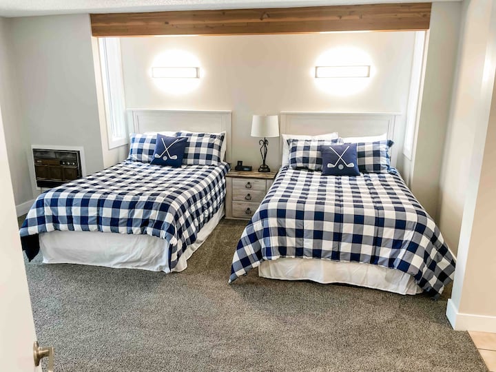 Dhomë gjumi 1 me 2 krevate me madhësi të plotë