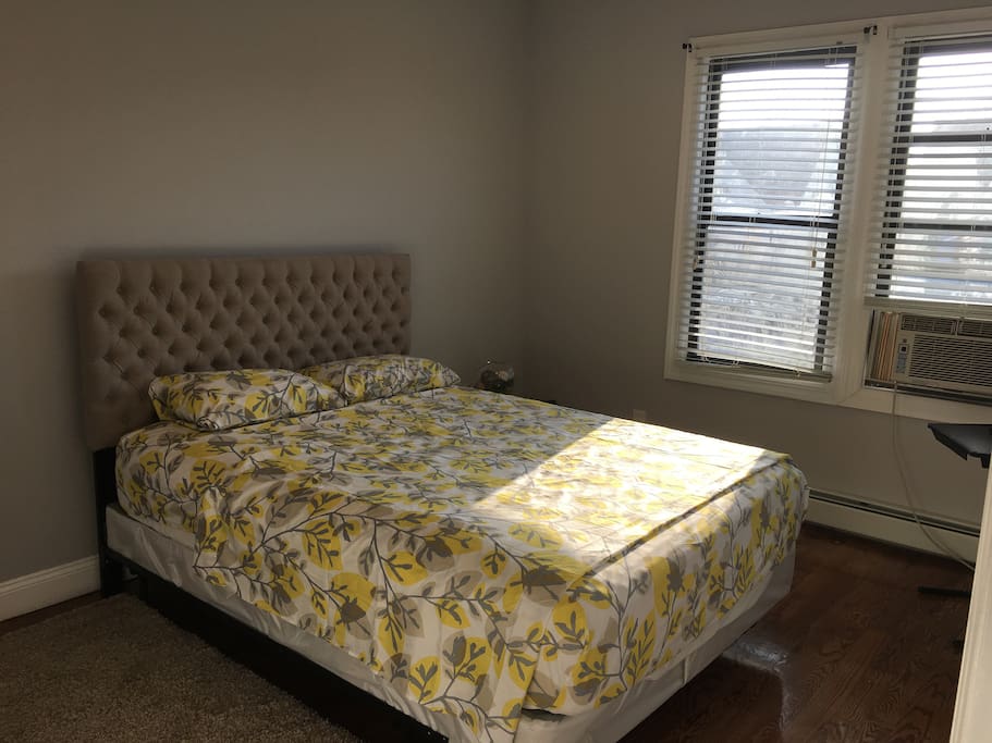 Sunny & Ample room for two