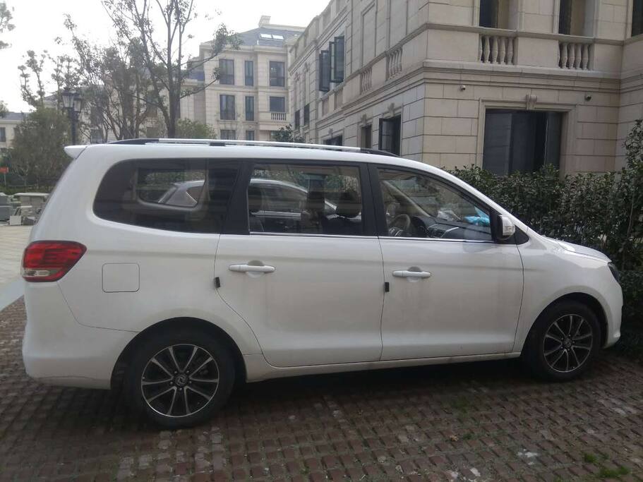 接送的车 car for transfer service