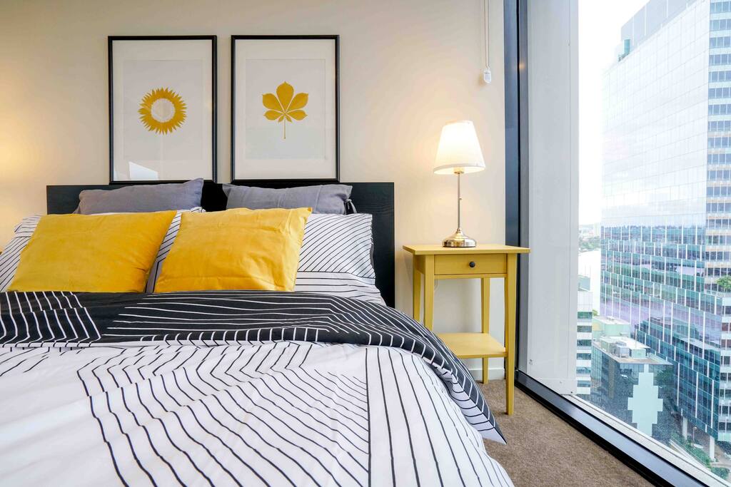 Queen Size Bed with Fresh Linen & Towels