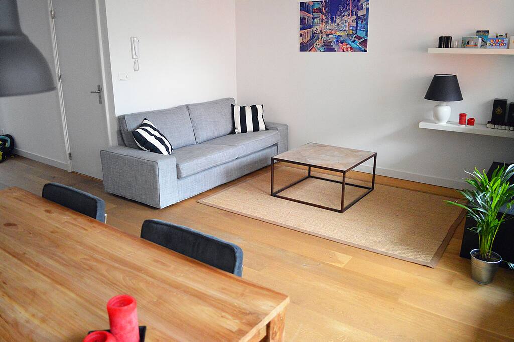 The living area with very nice couch