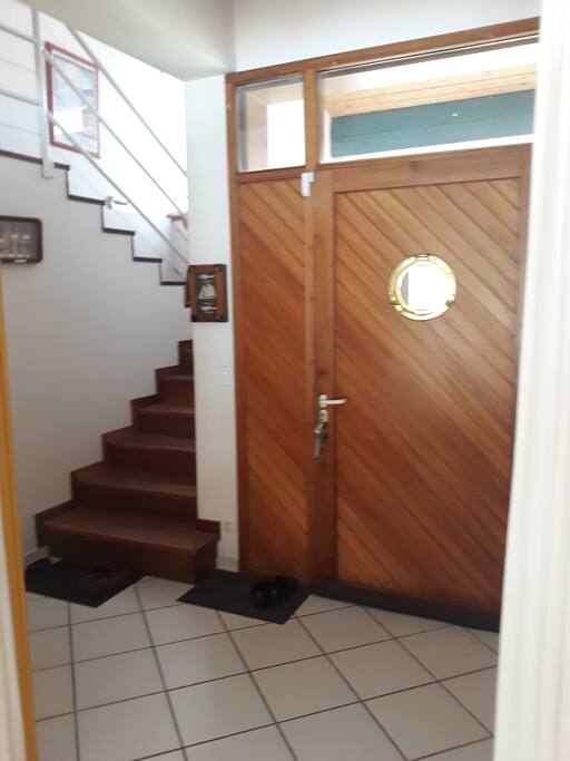 A l'intérieur, moderne, et simple..