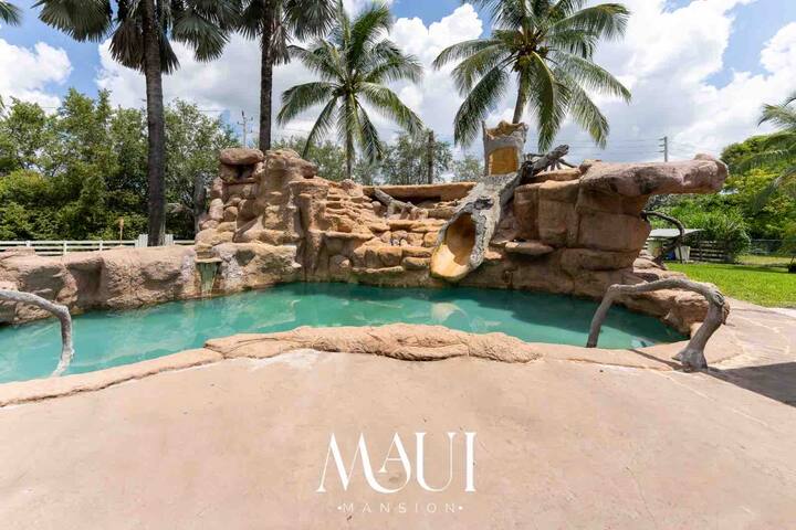 Maui Mansion Miami is ahome w/private resort pool gallery image 3