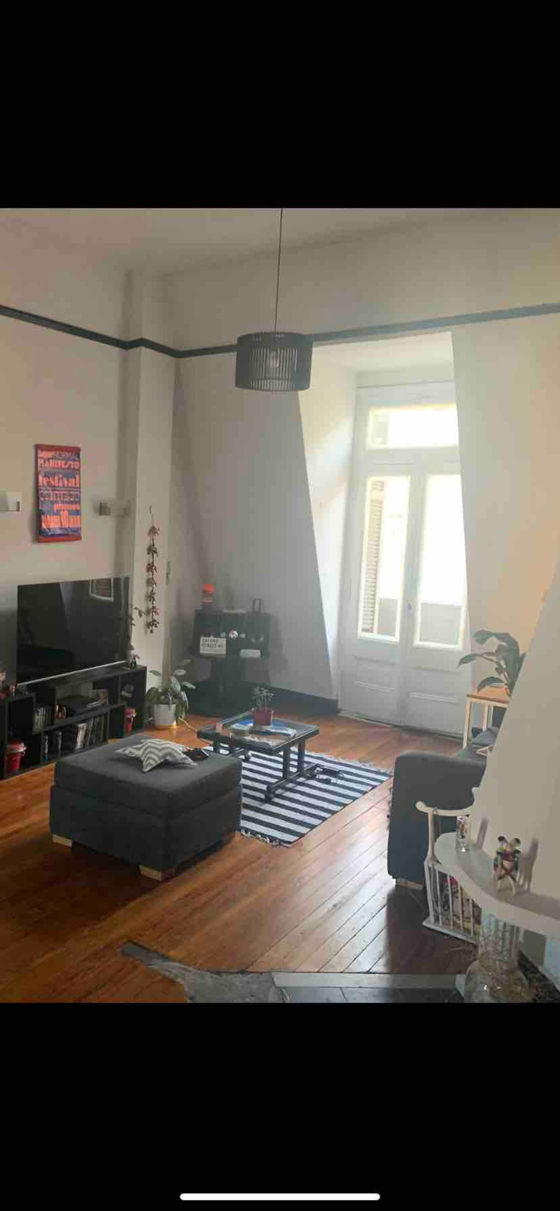 Half-floor apartment in Monserrat