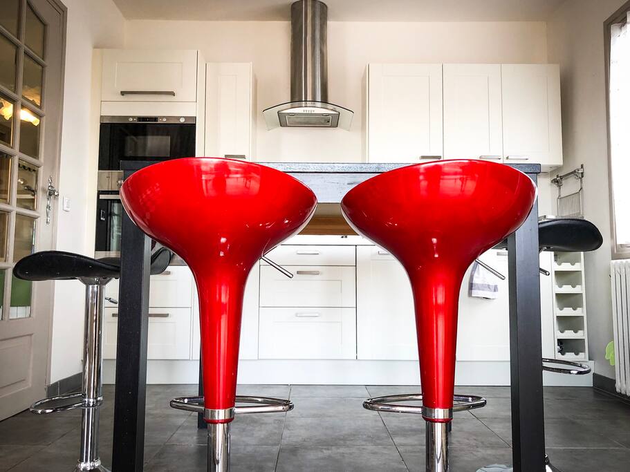 Kitchen bar table