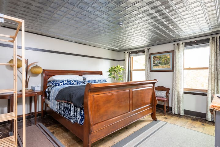 G&S B&B
