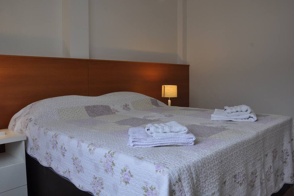 Quarto (cama de casal)