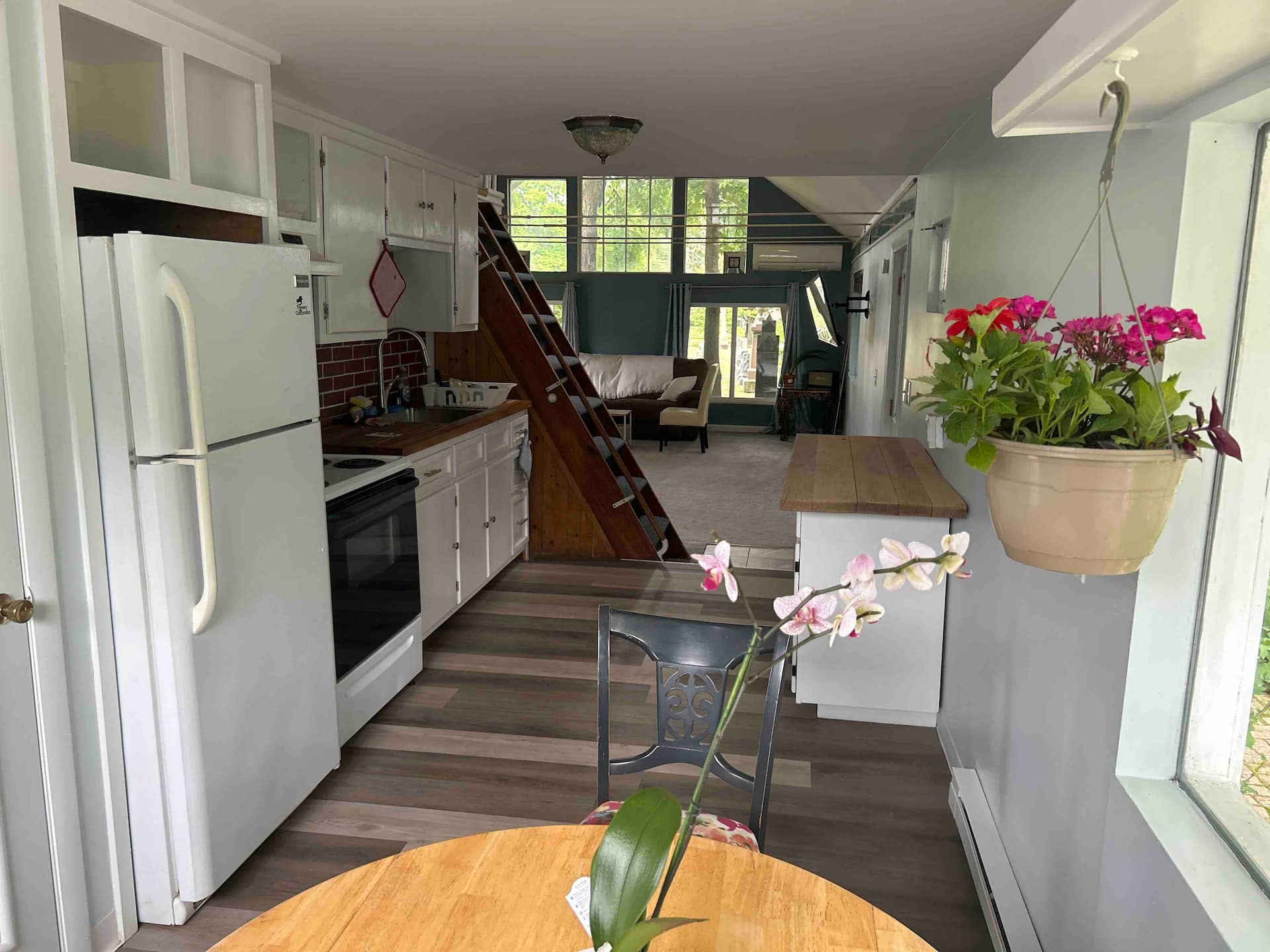Bohemian 1bed small house/apartment w/ loft