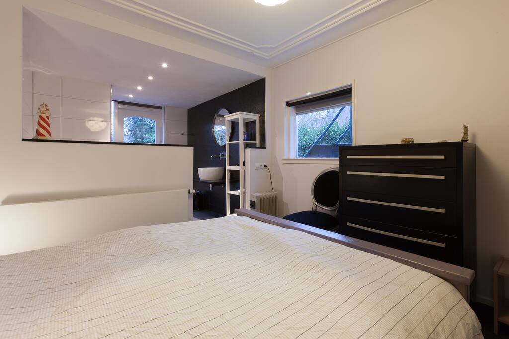 Bed en kastuimte