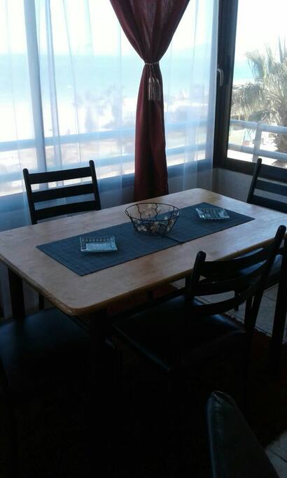 comedor con vista al mar