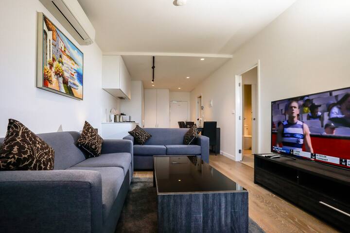 Two-Bedroom Two-Bathroom Superior Apartment gallery image 2