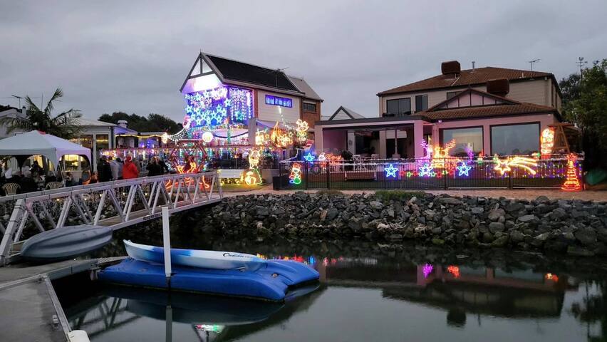 Lakefront Views Gateway gallery image 2