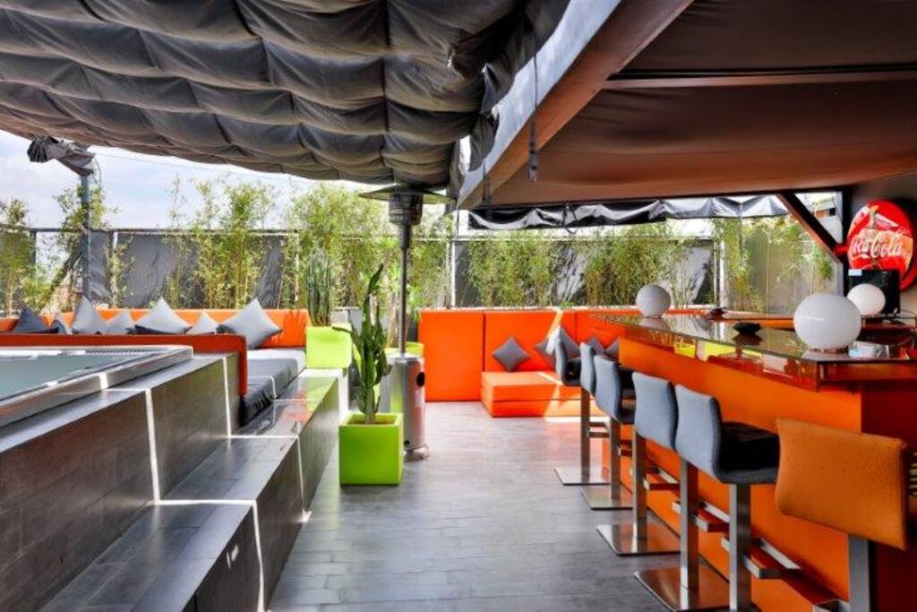 High-rising terrace with hot tube (7 sit) available all day and night until 2:00 p.m.