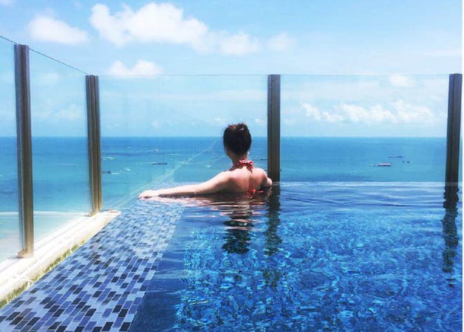 The base网红公寓   美skr人 中文房东海景无边泳池