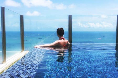 The base网红公寓   美skr人 中文房东海景无边泳池