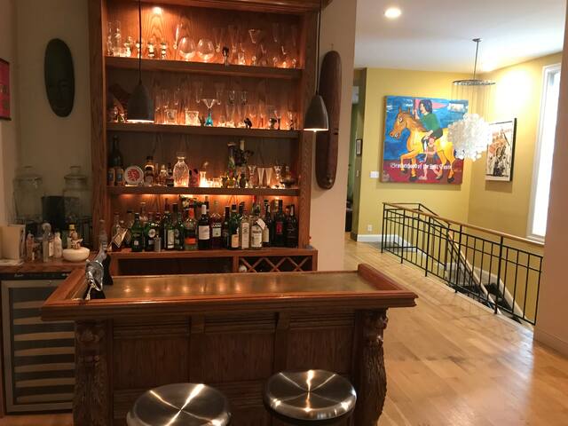 3 bedroom with chef’s kitchen/private back patio gallery image 4