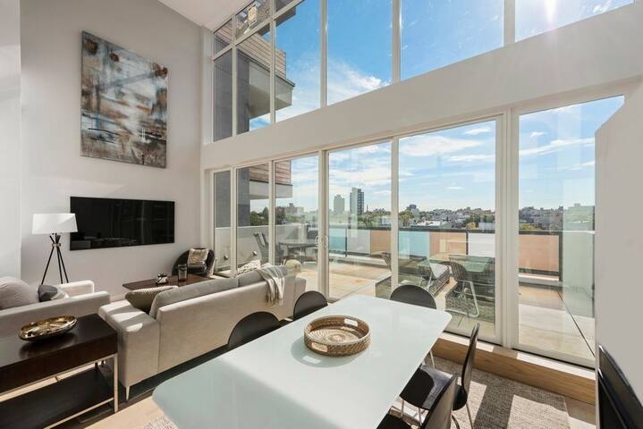 Lux Greenpoint PH 15 Foot Windows, Views& Terrace gallery image 5
