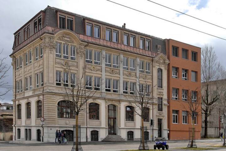 Dortoir Collectif Au Centre Ville Auberges De Jeunesse A Louer A La Chaux De Fonds Neuchatel Suisse