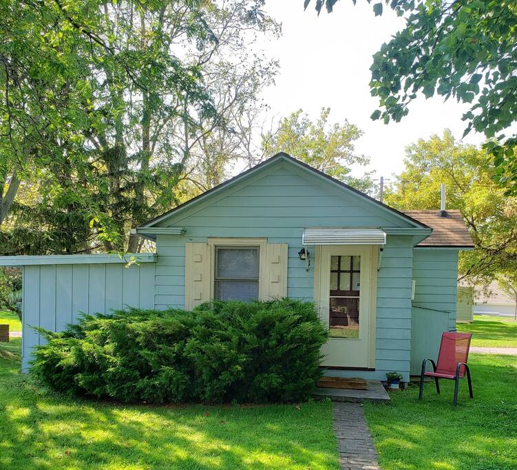 Beachfront 1 Cottage on Lake Erie Cottages for Rent in Vermilion