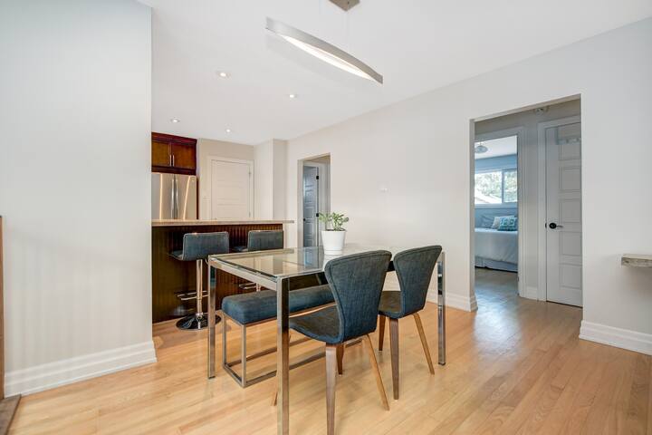 Large 5 Bed Home for Families, Groups, Colleagues gallery image 4