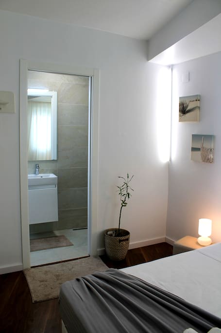 cuarto de baño en la habitación