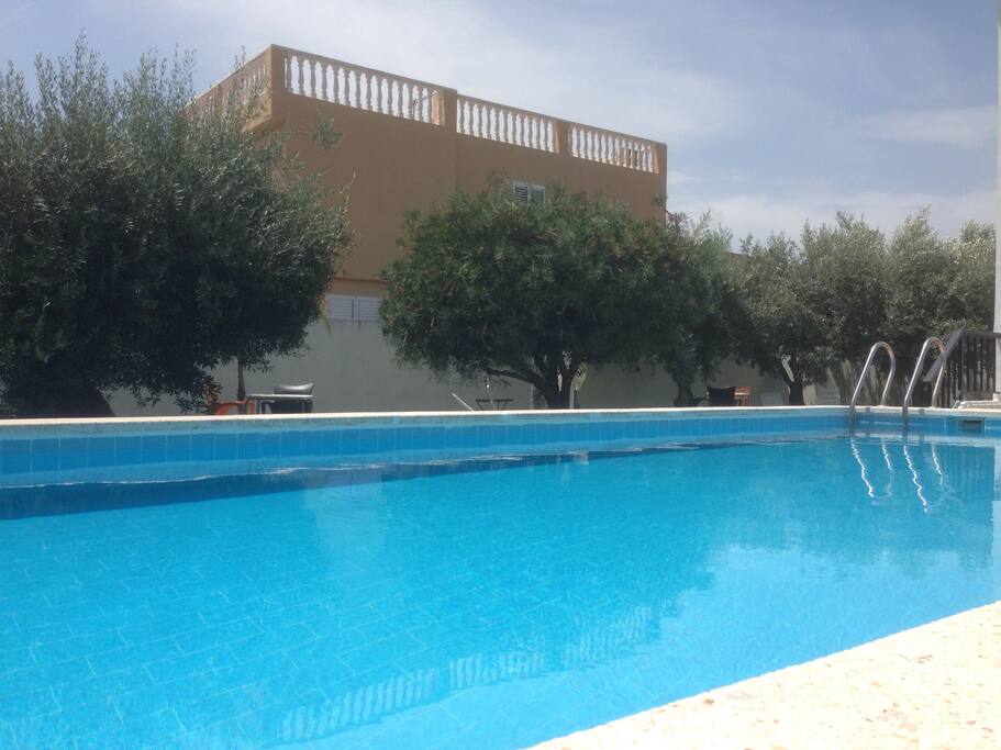 Piscina para tomar el baño en verano