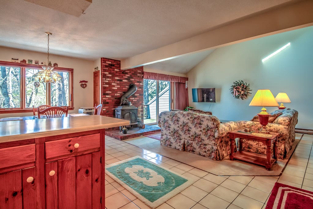 Great sight lines from Kitchen to Living Room