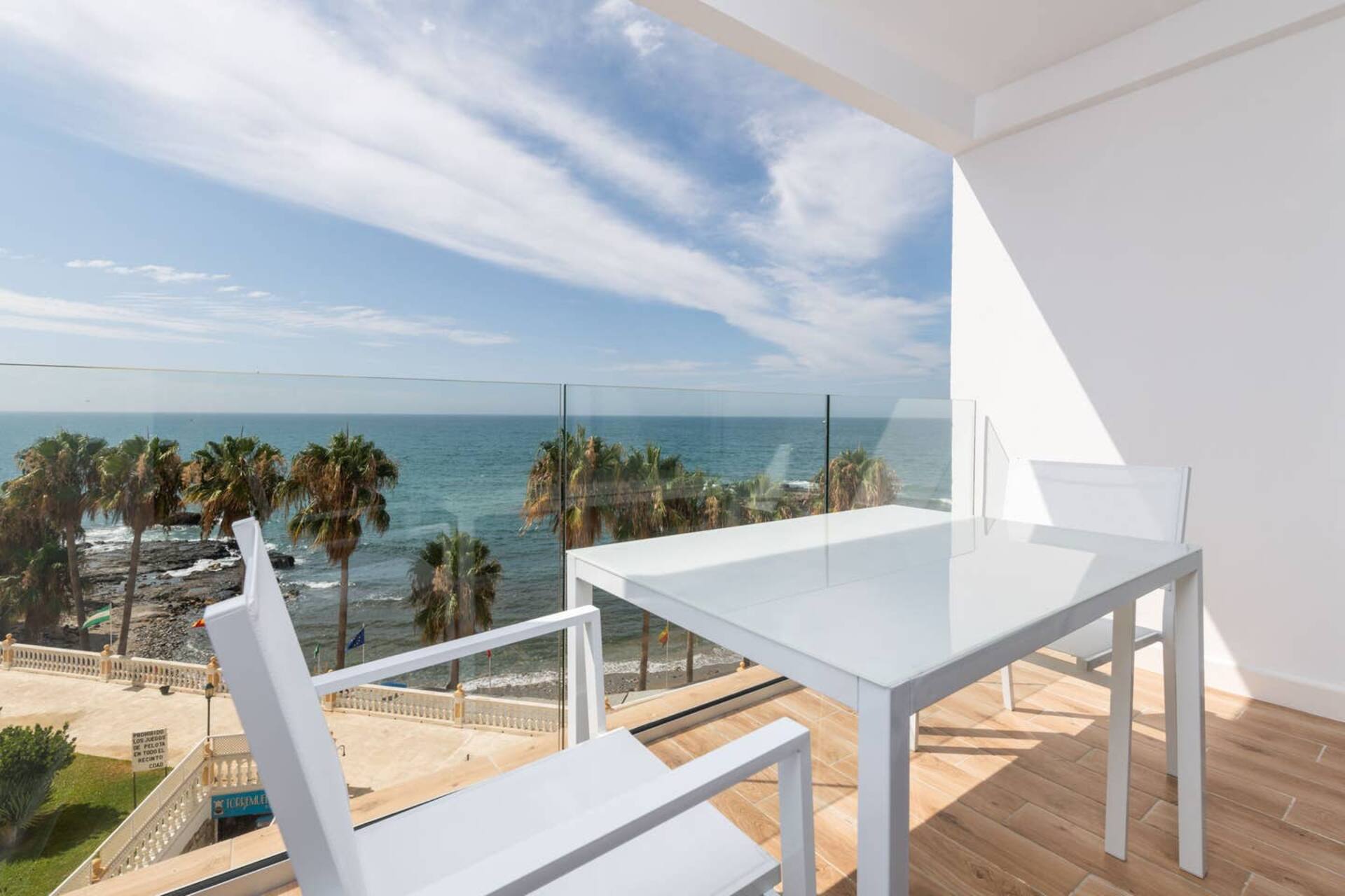 Panoramic Ocean Views apartment, beaches and pools