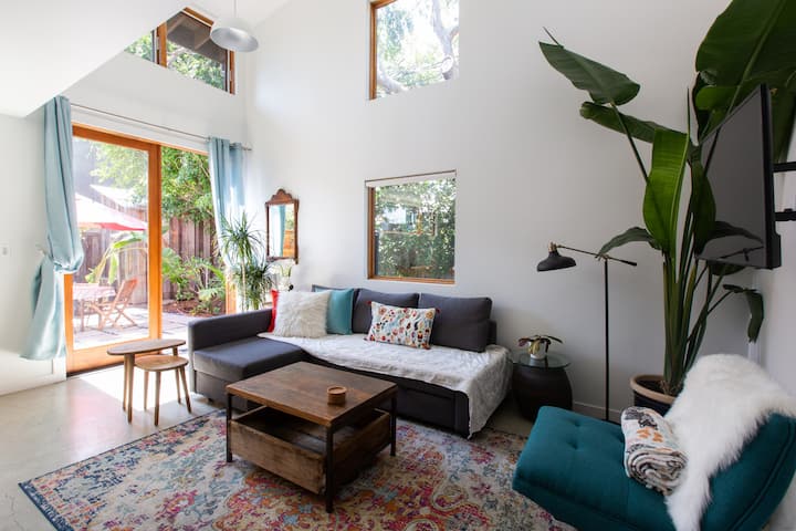 Hidden Garden Tree House - Los Angeles, CA